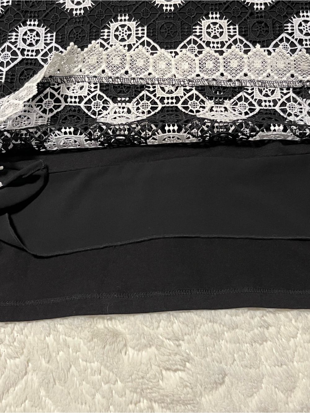 Alfred Dunner Black with White Lace Overlay Short Sleeve Top Size XL - Picture 5 of 10